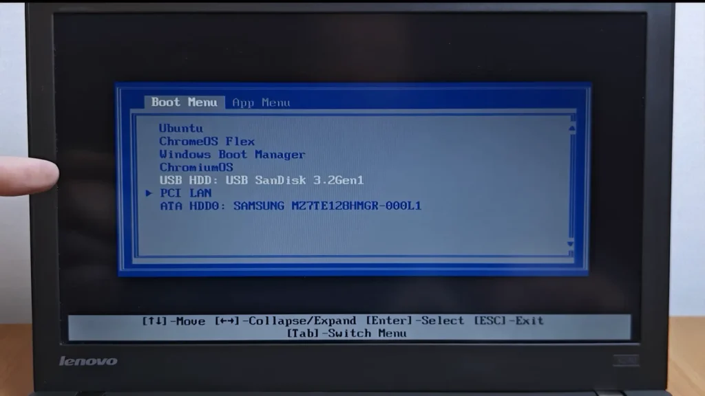 ThinkPad X240 boot menu used to start Linux Mint installation