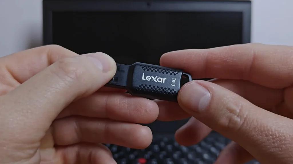 Bootable USB flash drive for Windows 11 IoT LTSC installation