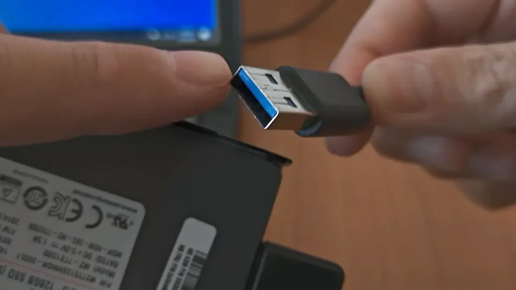 USB 3.0 connector used for SSD migration