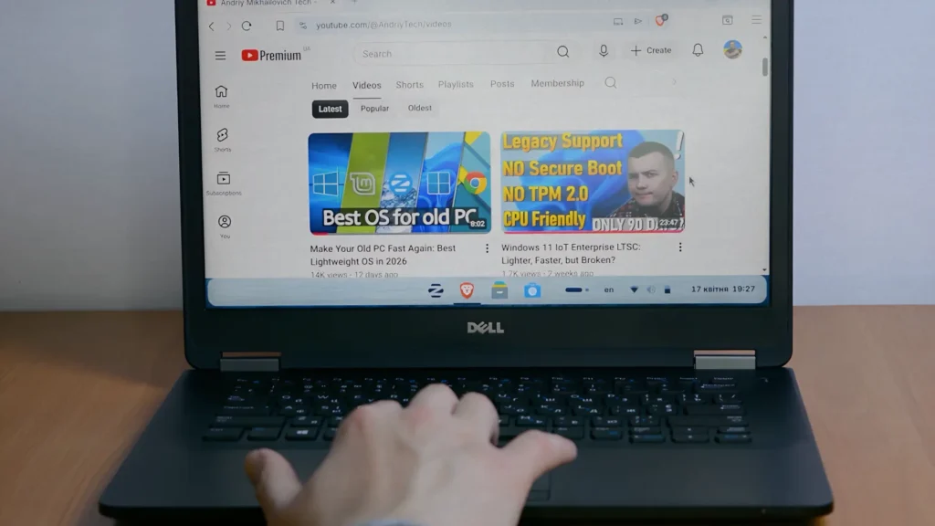 Zorin OS Pro running on a Dell Latitude 7470 laptop