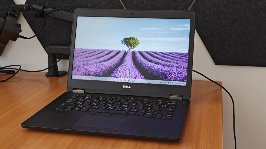 Zorin OS desktop running on a Dell Latitude 7470